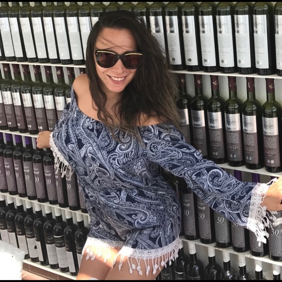 🌹 3 for $25 🛍️ Blue and White Off Shoulder Romper - Picture 2 of 3